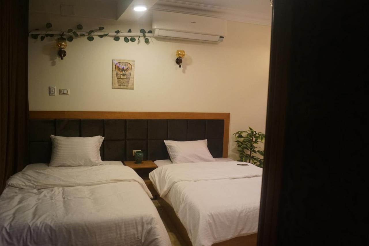 Draz Pyramids View Bed & Breakfast Kafrat al Jabal Exterior photo